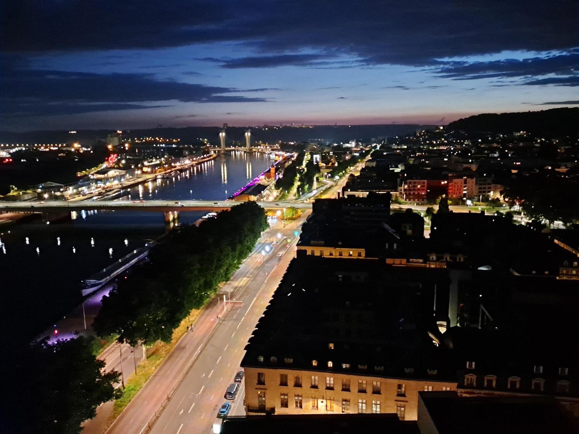 Sous Les Etoiles - Dans Le Plus Haut Gratte-Ciel Avec Garage Prive Rouen Buitenkant foto